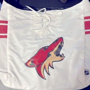 NHL Phoenix Coyotes Oversized Jersey Tote with Zipper Closure 🏒